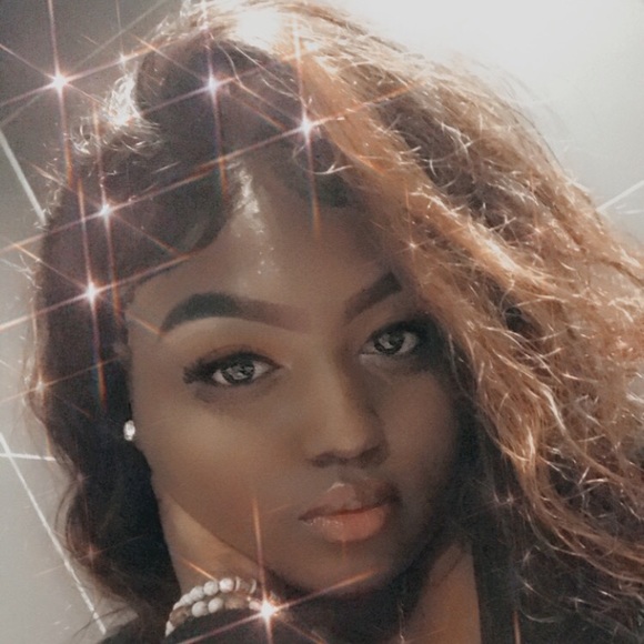 Meet your Posher, Alexis - Picture 1 of 1